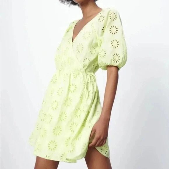 Zara Openwork Embroidery Eyelet Puff Sleeve Wrap Dress Size  XS - Picture 4 of 11